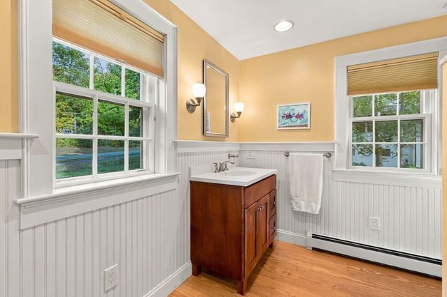39 High Street, Topsfield, MA 01983