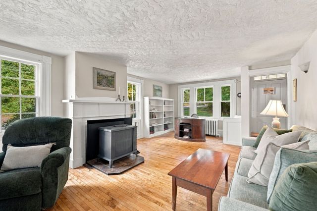 39 High Street, Topsfield, MA 01983