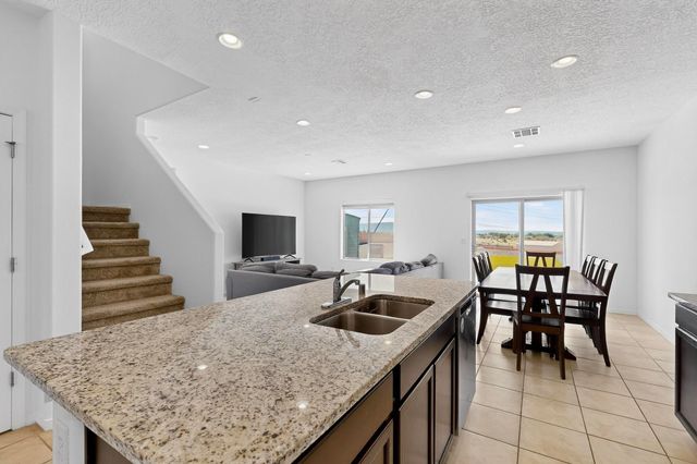 108 Hue Street SW, Rio Rancho, NM 87124