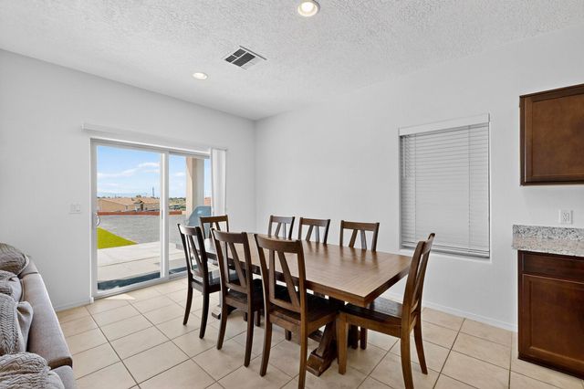 108 Hue Street SW, Rio Rancho, NM 87124