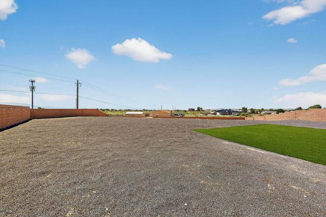 108 Hue Street SW, Rio Rancho, NM 87124