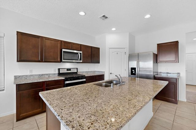 108 Hue Street SW, Rio Rancho, NM 87124