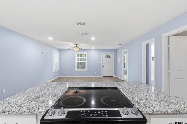 212 Lenox ST, Pittsburg, TX 75686