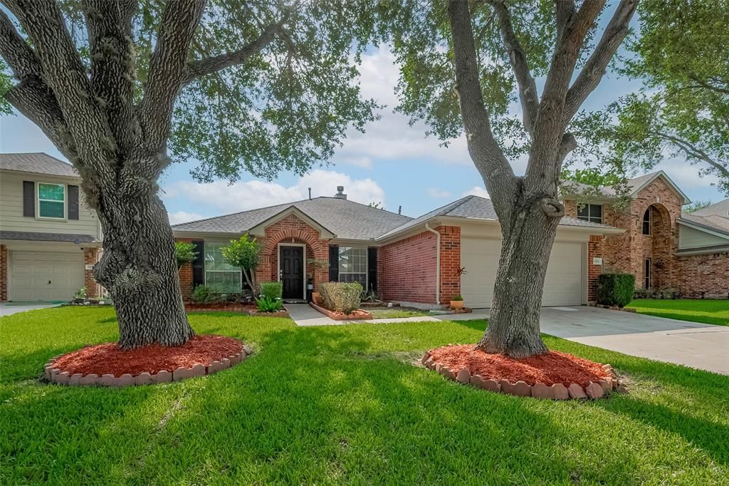 11826 Balmorhea Lane, Sugar Land, TX 77498