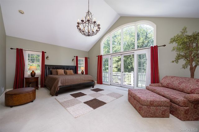 18 Innsbruck Boulevard, Hopewell Junction, NY 12533