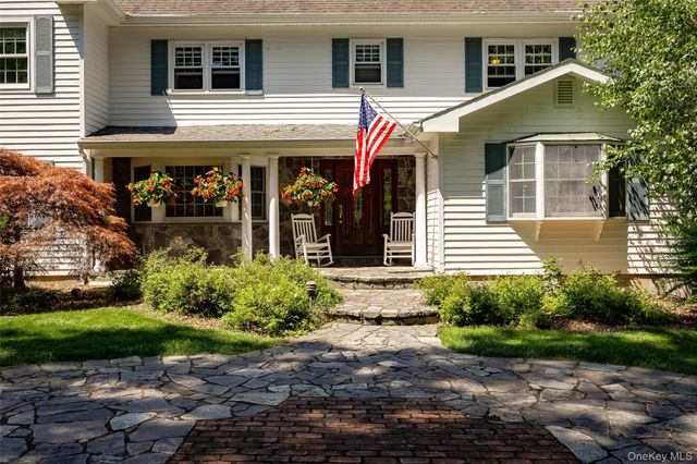 18 Innsbruck Boulevard, Hopewell Junction, NY 12533