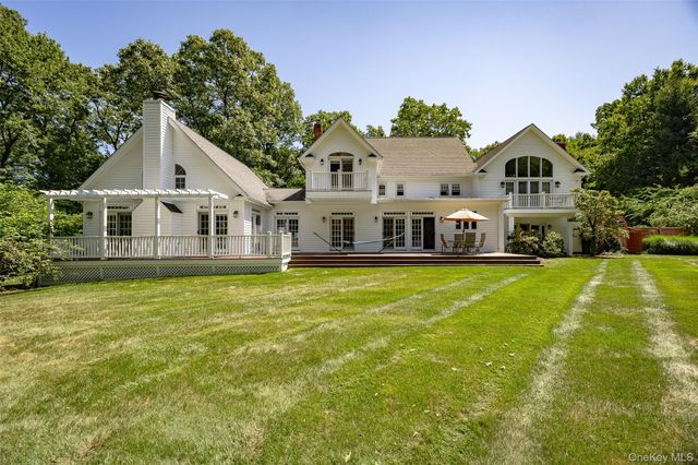 18 Innsbruck Boulevard, Hopewell Junction, NY 12533