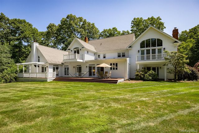 18 Innsbruck Boulevard, Hopewell Junction, NY 12533
