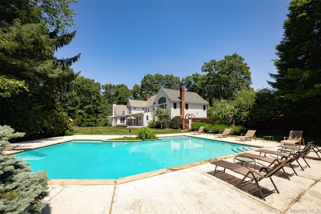 18 Innsbruck Boulevard, Hopewell Junction, NY 12533