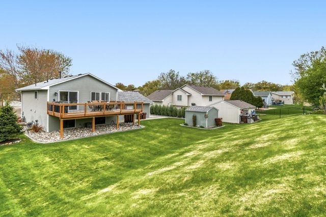 4385 Hamlet Avenue N, Oakdale, MN 55128