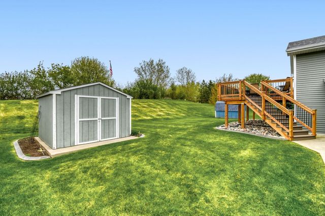 4385 Hamlet Avenue N, Oakdale, MN 55128