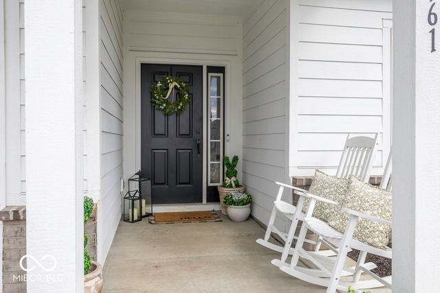 561 Riviera Place, Greenwood, IN 46143