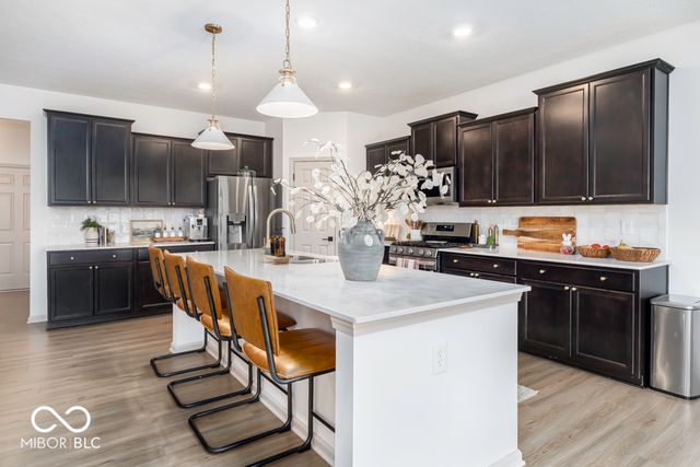 561 Riviera Place, Greenwood, IN 46143