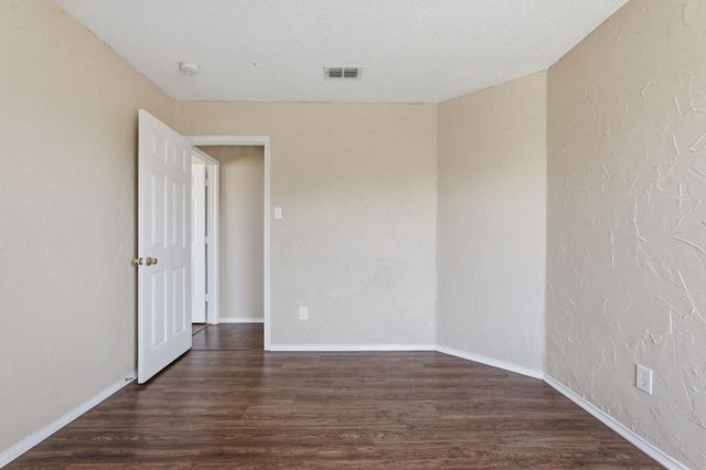 1213 Calvert Drive, Cedar Hill, TX 75104