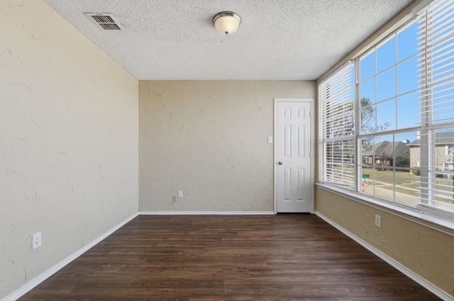 1213 Calvert Drive, Cedar Hill, TX 75104