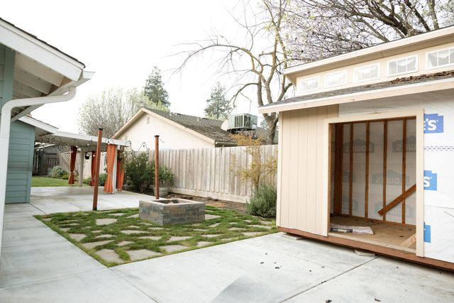 2623 S Silvervale Street, Visalia, CA 93277