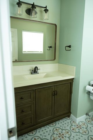 2623 S Silvervale Street, Visalia, CA 93277