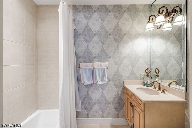 554 Avellino Isles CIR 101, Naples, FL 34119