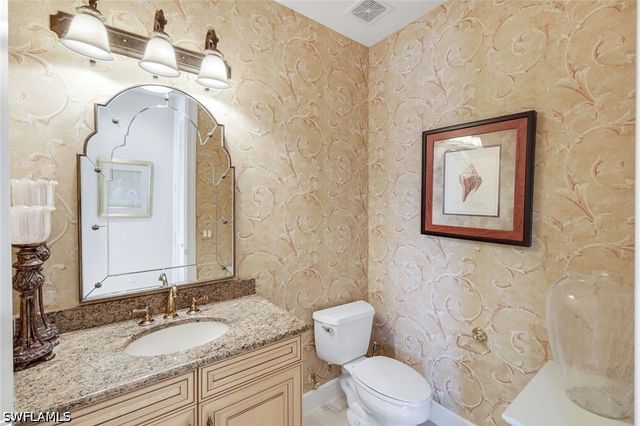 554 Avellino Isles CIR 101, Naples, FL 34119