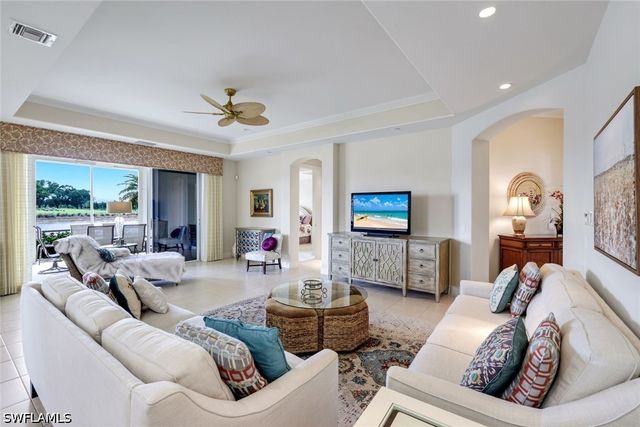 554 Avellino Isles CIR 101, Naples, FL 34119