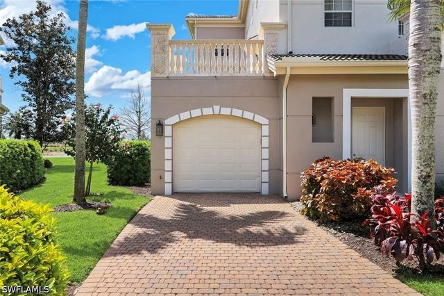 554 Avellino Isles CIR 101, Naples, FL 34119