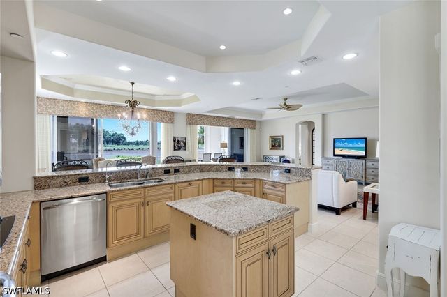 554 Avellino Isles CIR 101, Naples, FL 34119