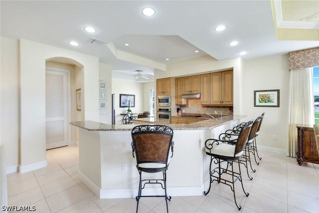 554 Avellino Isles CIR 101, Naples, FL 34119