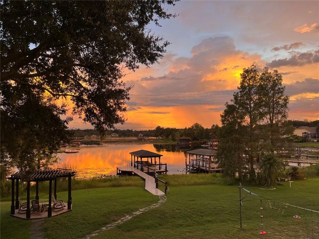 11210 CRESCENT BAY BOULEVARD, Clermont, FL 34711