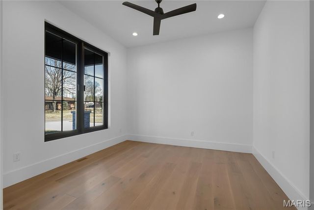 10652 Roanna Lane, Sunset Hills, MO 63128