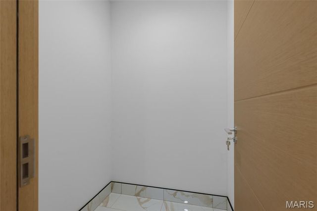 10652 Roanna Lane, Sunset Hills, MO 63128