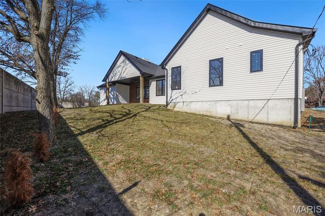 10652 Roanna Lane, Sunset Hills, MO 63128