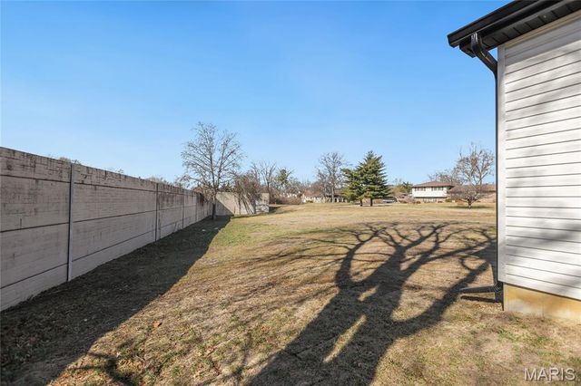 10652 Roanna Lane, Sunset Hills, MO 63128