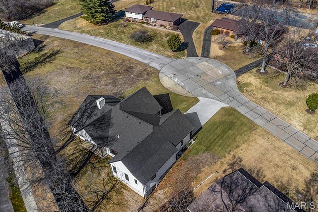 10652 Roanna Lane, Sunset Hills, MO 63128