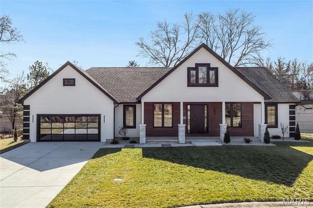 10652 Roanna Lane, Sunset Hills, MO 63128