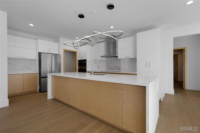 10652 Roanna Lane, Sunset Hills, MO 63128