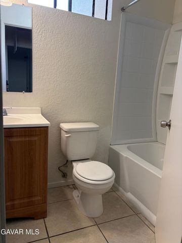 1800 W Ave J15 1, Lancaster, CA 93534