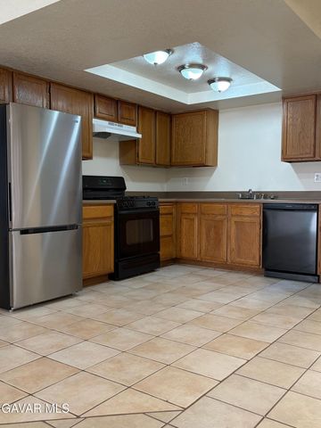 1800 W Ave J15 1, Lancaster, CA 93534