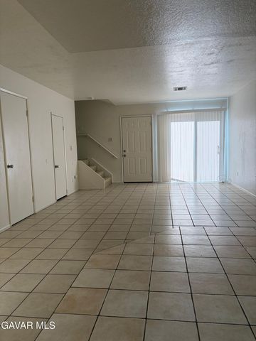 1800 W Ave J15 1, Lancaster, CA 93534