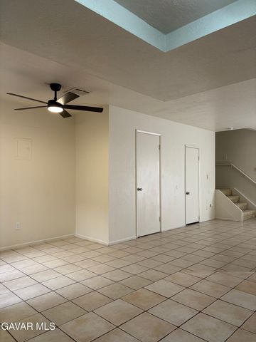1800 W Ave J15 1, Lancaster, CA 93534