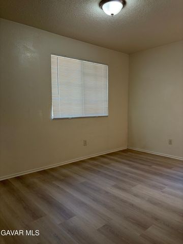 1800 W Ave J15 1, Lancaster, CA 93534