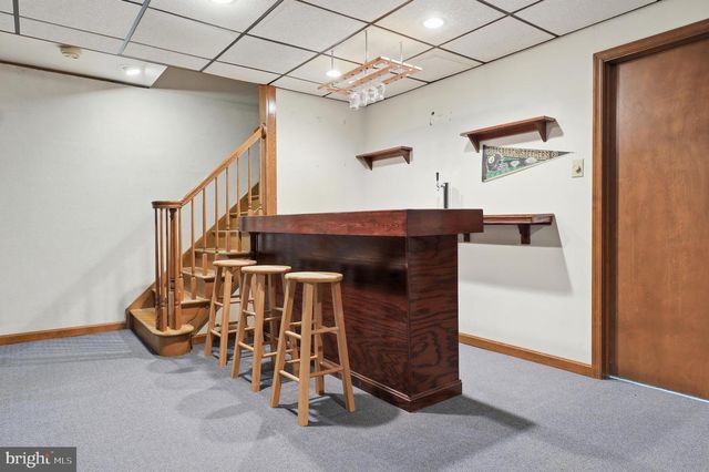 2884 SUNSET DR, Dallastown, PA 17313