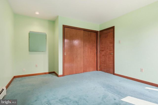 2884 SUNSET DR, Dallastown, PA 17313