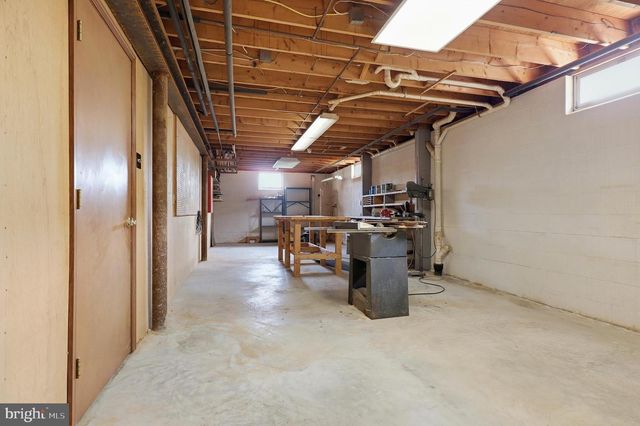 2884 SUNSET DR, Dallastown, PA 17313