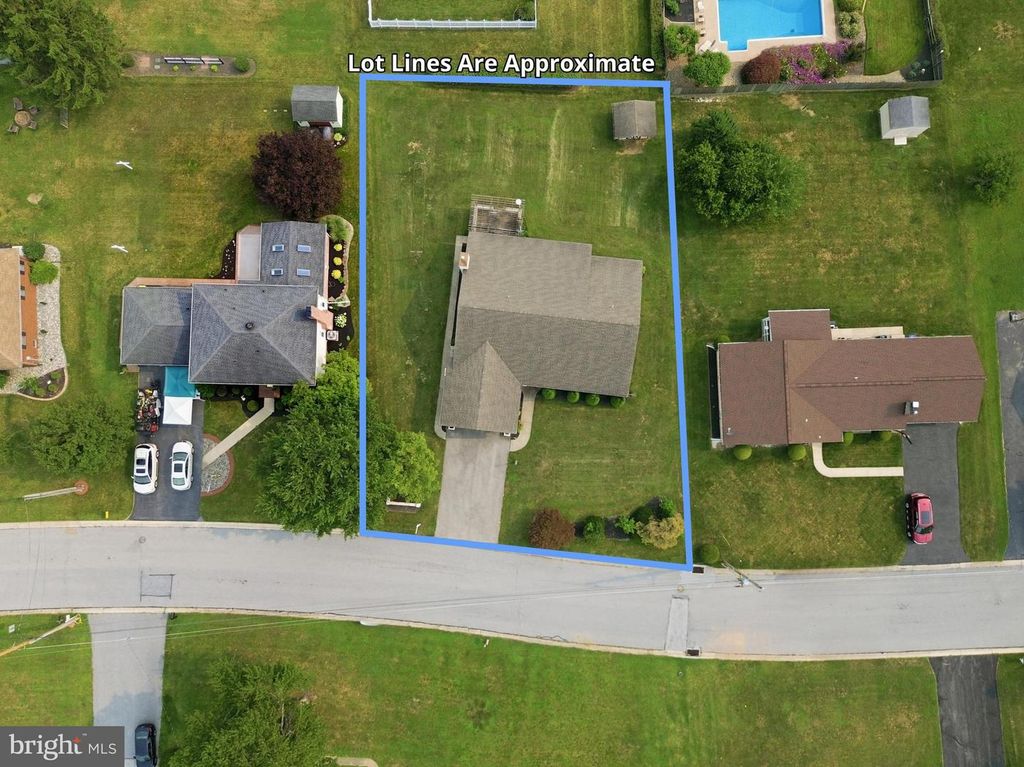 Image 29 of property listing at 2884 SUNSET DR, Dallastown, PA 17313