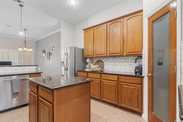 904 Monticello Drive, Burleson, TX 76028