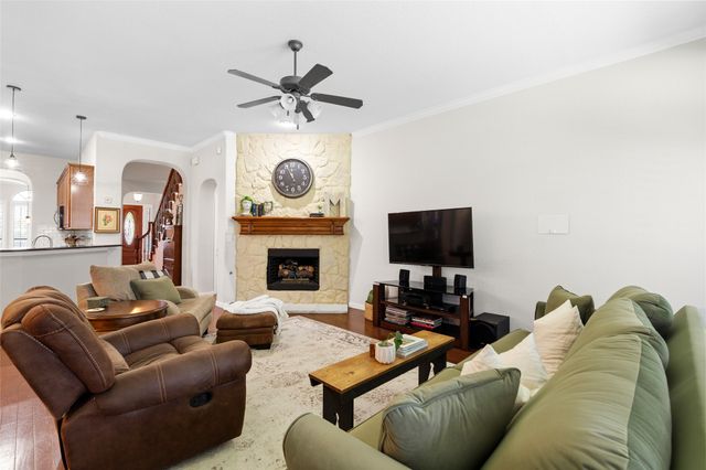 904 Monticello Drive, Burleson, TX 76028