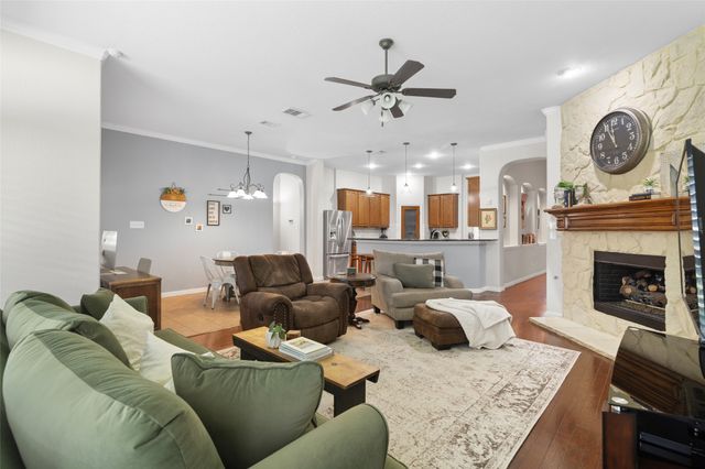 904 Monticello Drive, Burleson, TX 76028