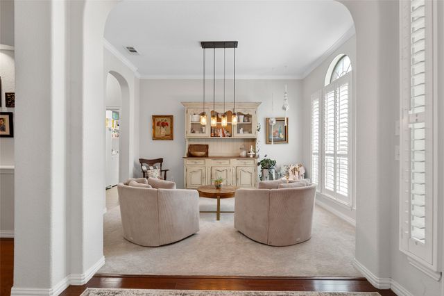 904 Monticello Drive, Burleson, TX 76028