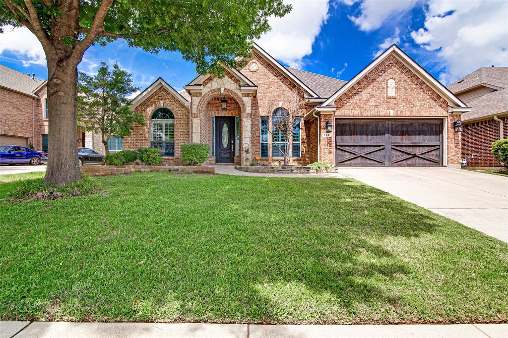 904 Monticello Drive, Burleson, TX 76028