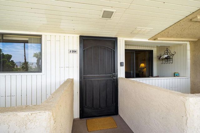 675 N Los Felices Circle W 204, Palm Springs, CA 92262